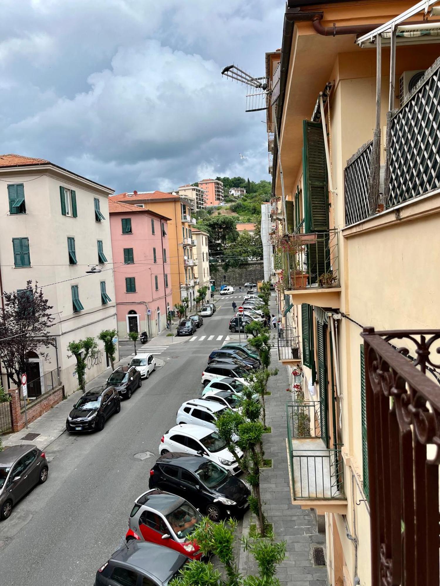 Ca Nell'Umbertino - A 150 Mt Dalla Stazione لا سبيتسْيا المظهر الخارجي الصورة